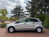 Gebraucht Mercedes B150 95 PS (69 kW) 2006 Silber Van / Kleinbus