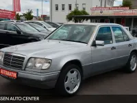 Brugt Mercedes E280 193 HK (141 kW) 1993 Sølv Sedan