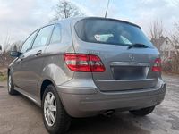 Gebraucht Mercedes B170 116 PS (85 kW) 2006 Silber Van / Kleinbus