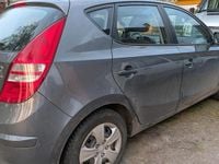 Gebraucht Hyundai i30 109 PS (80 kW) 2010 Grau Limousine