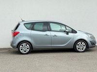 Gebraucht Opel Meriva Innovation 95 PS (69 kW) 2011 Silber Van / Kleinbus