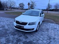 Gebraucht Skoda Octavia Style 179 PS (131 kW) 2015 Laserweiss Kleinwagen