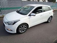 Gebraucht Hyundai i20 Style 101 PS (74 kW) 2016 Weiß Limousine