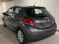 Gebraucht Peugeot 208 Active 82 PS (60 kW) 2016 Grau Kleinwagen
