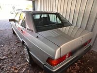 Gebraucht Mercedes 190 122 PS (89 kW) 1991 Silber Limousine