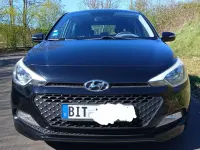 Gebraucht Hyundai i20 Classic 84 PS (61 kW) 2016 Schwarz Kleinwagen