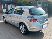 Gebraucht Opel Astra 90 PS (66 kW) 2008 Limousine