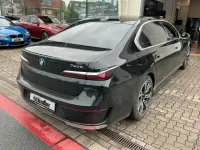 Gebraucht BMW 750e Performance 489 PS (359 kW) 2023 Schwarz Limousine