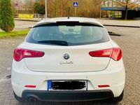 Gebraucht Alfa Romeo Giulietta 170 PS (125 kW) 2012 Weiß Kleinwagen