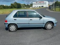 Gebraucht Peugeot 106 60 PS (44 kW) 2001 Silber Kleinwagen