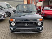 gebraucht Lada Urban 1.7i 4x4+AC+FRONTBAR+SIDEBAR+AHK+RADIO+ALU