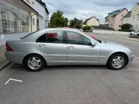 Gebraucht Mercedes C220 Elegance 143 PS (105 kW) 2001 Silber Limousine