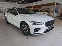 Gebraucht Volvo V60 Plus 197 PS (144 kW) 2024 Crystal white pearl / metallic Kombi