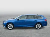 Gebraucht Skoda Octavia First Edition 150 PS (110 kW) 2022 Raceblau metallic Kombi