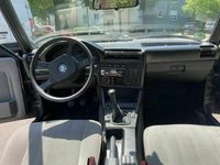 Gebraucht BMW 325 170 PS (125 kW) 1989 Blau Kombi