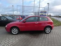 Gebraucht Alfa Romeo 147 Distinctive 105 PS (77 kW) 2001 Rot Kleinwagen