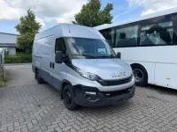 Gebraucht Iveco Daily 116 PS (85 kW) 2019 Silber (metallic) Van