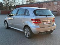 Gebraucht Mercedes B160 95 PS (69 kW) 2009 Silber Van / Kleinbus