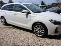 Gebraucht Hyundai i30 Select 110 PS (80 kW) 2018 Weiß Limousine