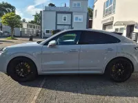 Gebraucht Porsche Cayenne 475 PS (349 kW) 2024 Grau SUV