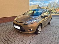 Gebraucht Ford Fiesta Champions Edition 82 PS (60 kW) 2012 Braun Limousine