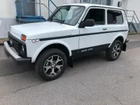 Gebraucht Lada niva 82 PS (60 kW) 2013 Weiß SUV