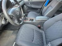 Gebraucht Mercedes C200 Classic 163 PS (119 kW) 2000 Silber Limousine