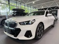 Neu BMW i5 M Sport 250 kW (340 PS) 2026 Alpinweiß Limousine