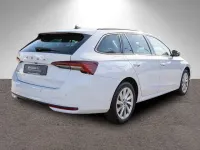 Gebraucht Skoda Octavia Selection 150 PS (110 kW) 2025 Moonweiss metallic Kombi