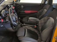 Gebraucht Mini Cooper 136 PS (100 kW) 2016 Volcanic orange Kleinwagen