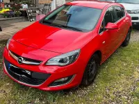 Gebraucht Opel Astra 130 PS (95 kW) 2012 Rot Kleinwagen