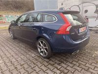 Gebraucht Volvo V60 Ocean Race 150 PS (110 kW) 2016 Ocean blue ii / metallic Kombi