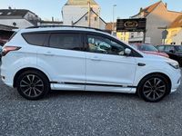 Gebraucht Ford Kuga ST-Line 150 PS (110 kW) 2018 Weiß SUV