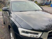 Gebraucht Audi Q3 Basis 150 PS (110 kW) 2015 Schwarz SUV