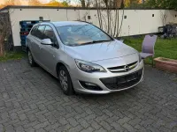 Usata Opel Astra 140 CV (102 kW) 2013 Argento Station wagon