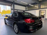 Gebraucht BMW 330 Advantage 258 PS (189 kW) 2016 Schwarz Limousine