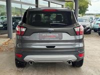Gebraucht Ford Kuga Titanium 179 PS (131 kW) 2017 Grau SUV