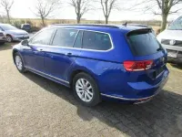 Gebraucht VW Passat R-line 150 PS (110 kW) 2022 Lapiz blue metallic Kombi