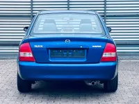 Gebraucht Mazda 323 98 PS (72 kW) 2001 Blau Limousine