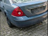 Gebraucht Ford Mondeo 110 PS (80 kW) 2001 Blau Limousine
