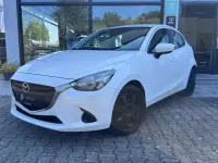 Gebraucht Mazda 2 Center-Line 75 PS (55 kW) 2015 Satinweiss metallic Kleinwagen