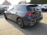 Gebraucht VW Golf VIII Move 110 PS (80 kW) 2023 Grau Limousine
