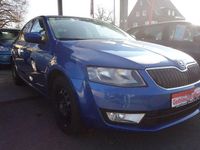 Gebraucht Skoda Octavia Ambition 179 PS (131 kW) 2016 Blau Kleinwagen