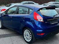 Gebraucht Ford Fiesta Titanium 125 PS (91 kW) 2014 Indicblau metallic Kleinwagen