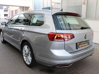 Gebraucht VW Passat Elegance 150 PS (110 kW) 2023 Silber Kombi