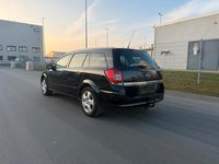 Gebraucht Opel Astra 110 PS (80 kW) 2009 Schwarz Kombi