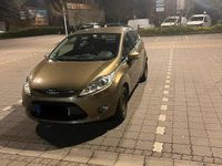 Gebraucht Ford Fiesta 81 PS (59 kW) 2011 Gold Kleinwagen
