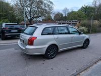 Gebraucht Toyota Avensis 116 PS (85 kW) 2004 Grau Kombi