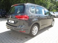 Gebraucht VW Touran Comfortline 150 PS (110 kW) 2016 Grau Van / Kleinbus