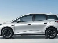 Neu BYD Dolphin Boost 155 kW (212 PS) 2026 Weiß Kleinwagen